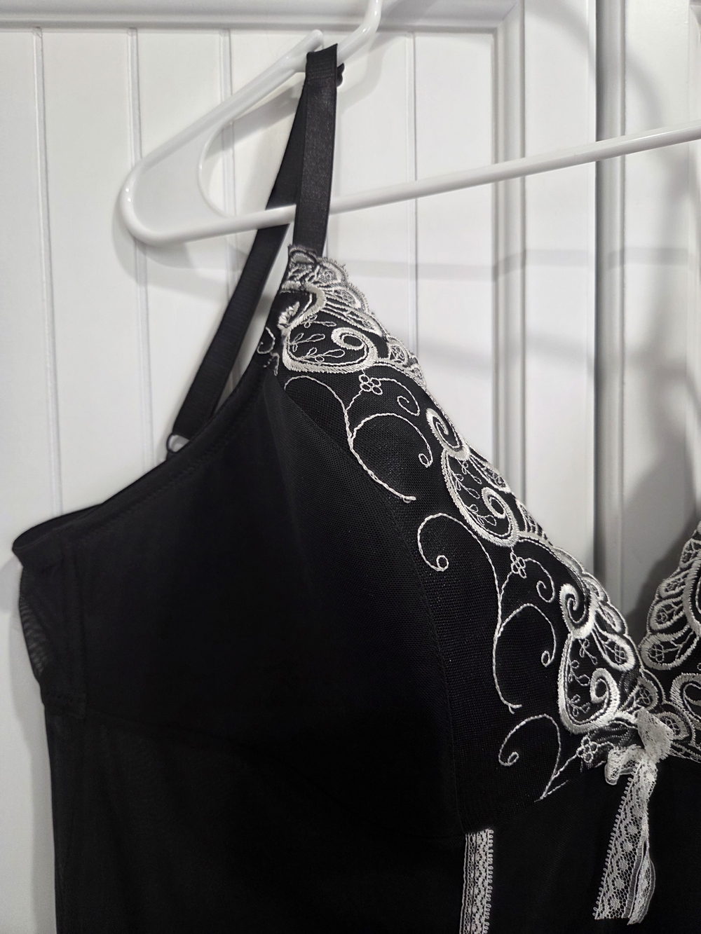 Cacique Black Embroidered Lace Chemise with Bow Size 18/20 - Picture 3 of 10